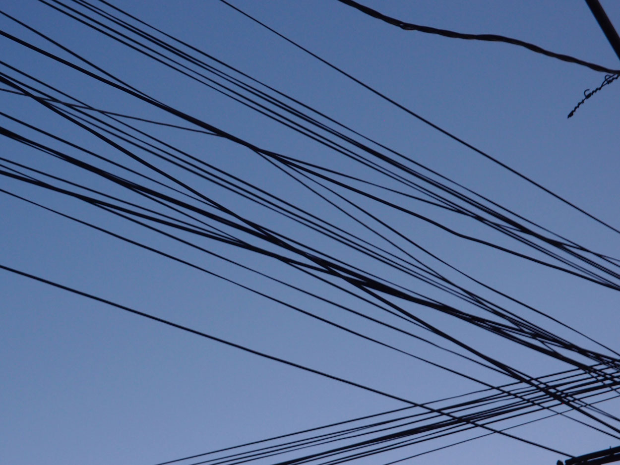 2016-02-01 Draht am blauen Abendhimmel (Foto)